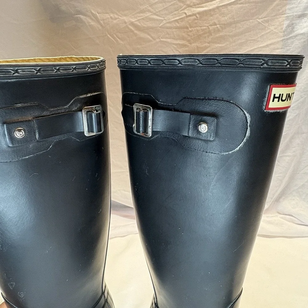 Hunter excellent preowned